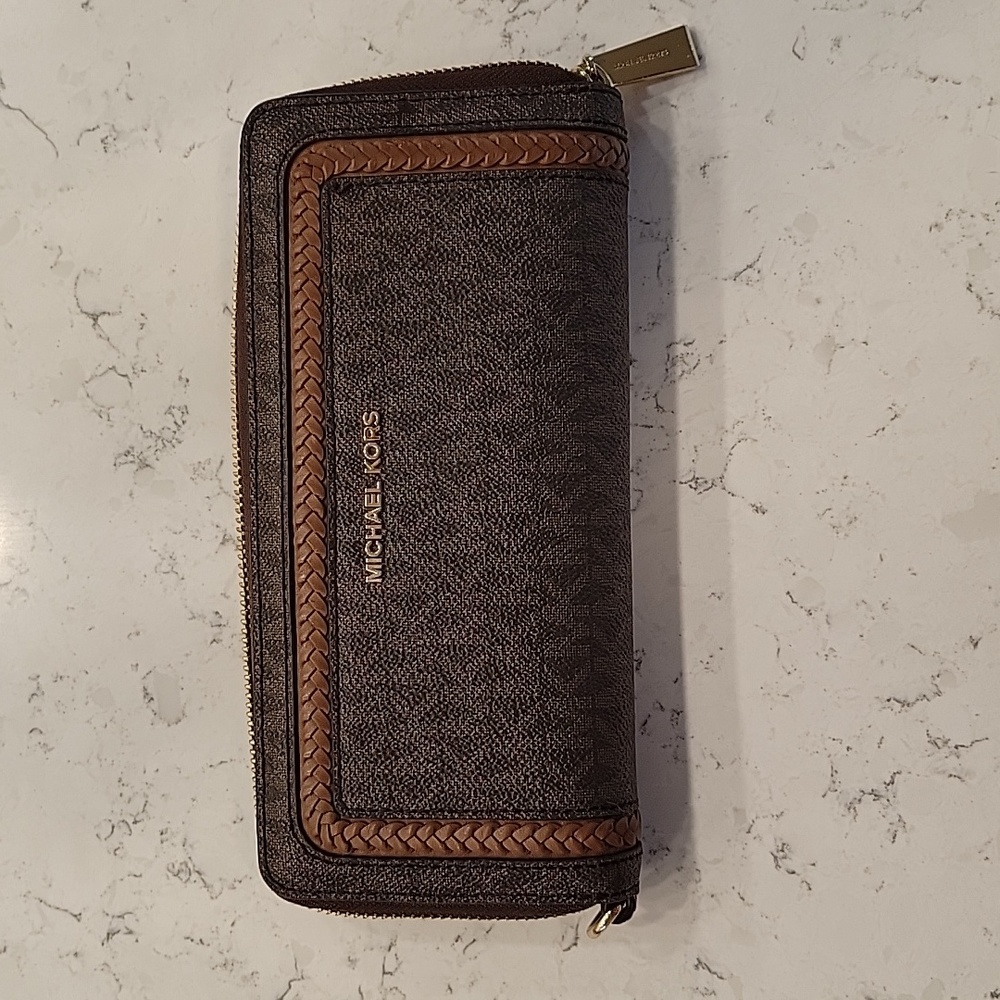Michael Kors Lexington Large Logo Continental Wallet